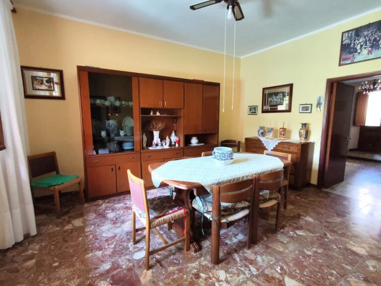 Indipendente bilivelli con posto auto – rif.MS131