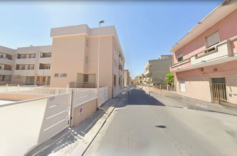 Ampio Locale con magazzino e due scivoli carrabili – rif. PO531