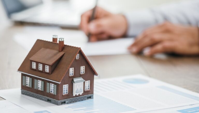 Cosa controllare quando visiti una casa: 20 verifiche prima della proposta
