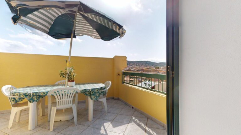 Villasimius – Trivano con terrazzino a livello – rif.-PO593